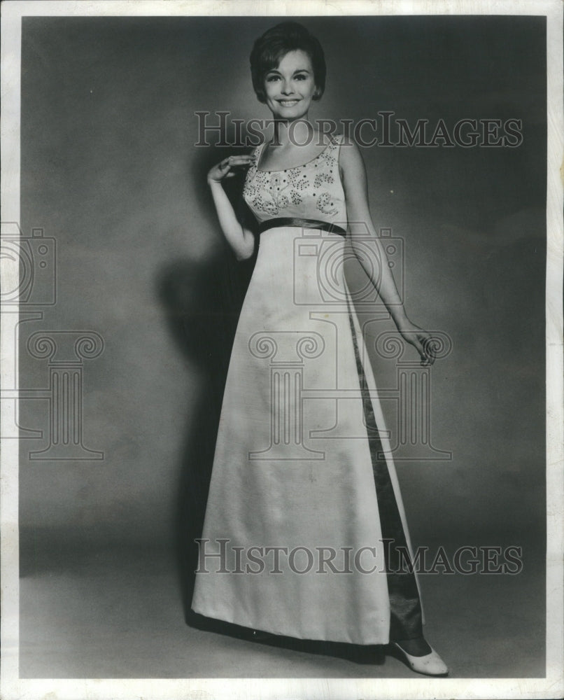 1965  Rayon Satinarlow StyvampHolidy Glamo - Historic Images