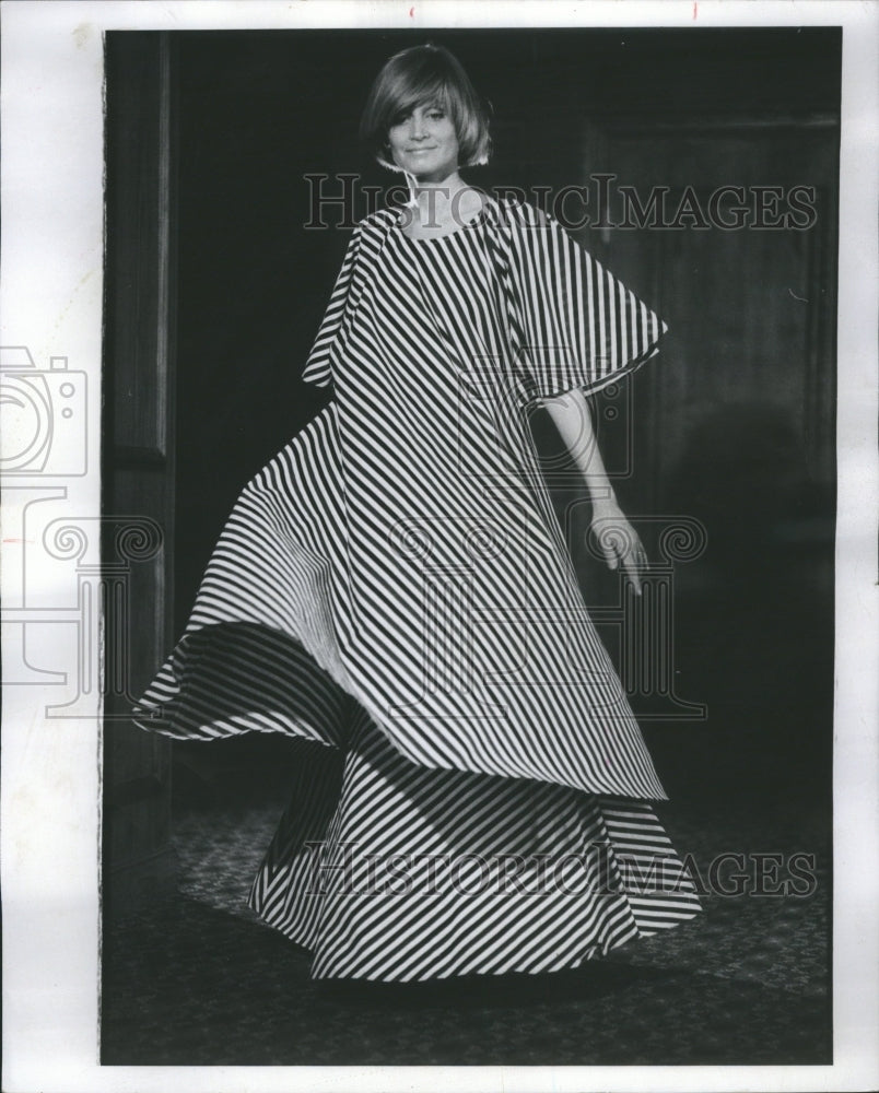 1976 Swirl Tunic DressIvory Cinnamon Black - Historic Images