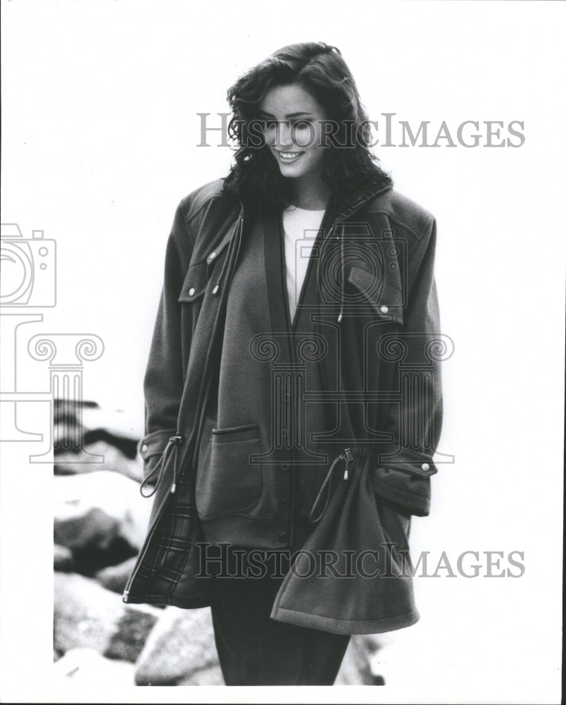 1990 Liz Claiborne Ellsabeth Camel Fleece - Historic Images