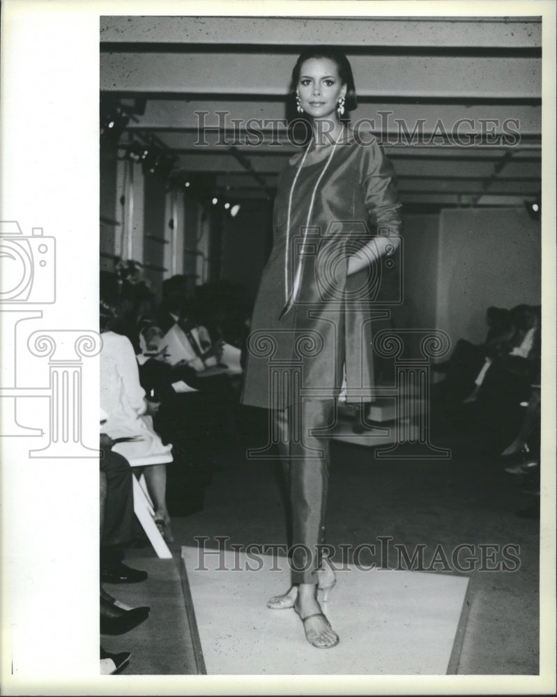 1990 Womens Raw Silk A-line Tunic/Pants - Historic Images