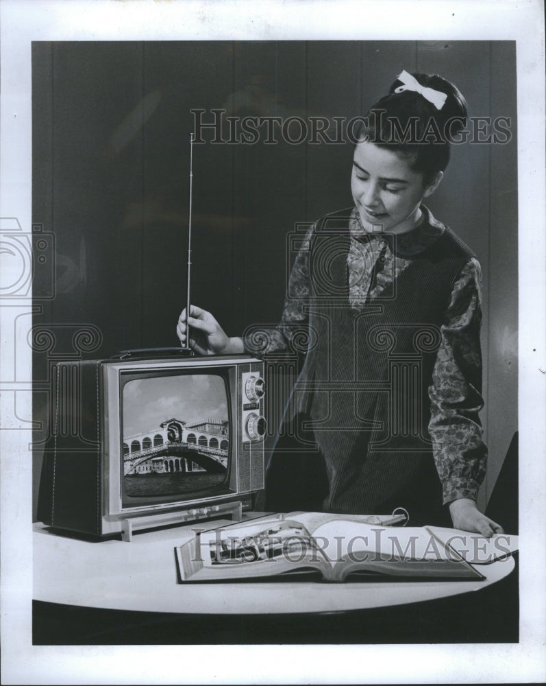 1966 Spelling Bee Margaret Ann Good Willie - Historic Images