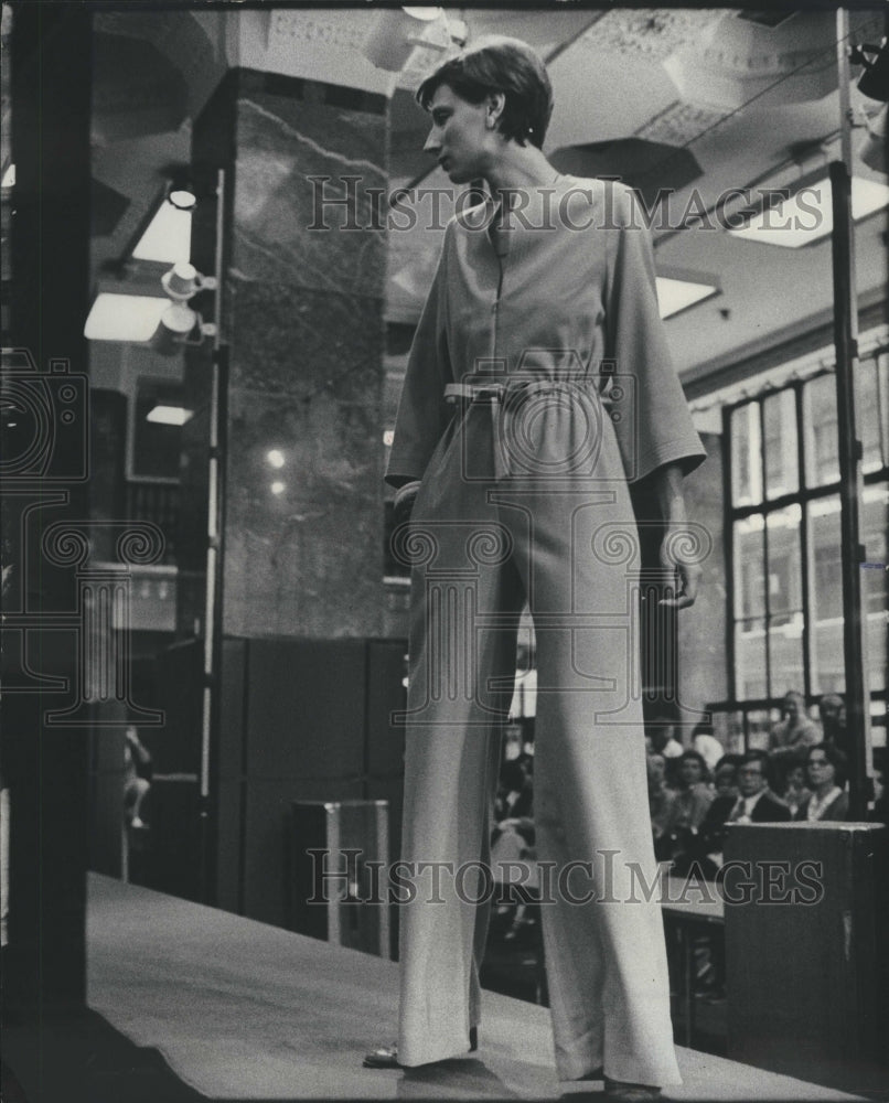 1975 Big Pant Fashion Women New York - Historic Images