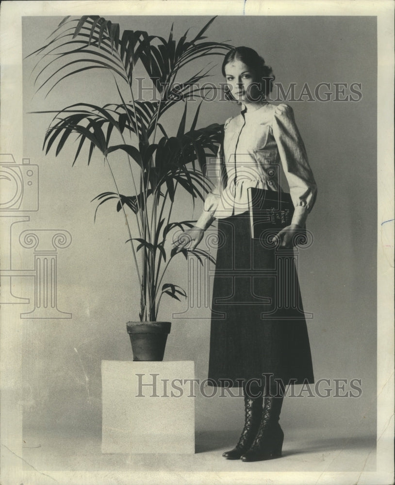 1970 Navy Skirt Blouse Fashion Woman - Historic Images