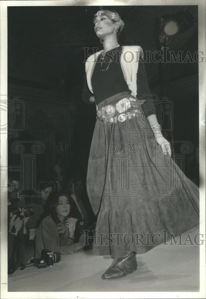 1981 Suede Skirt With Conch Belts - Historic Images