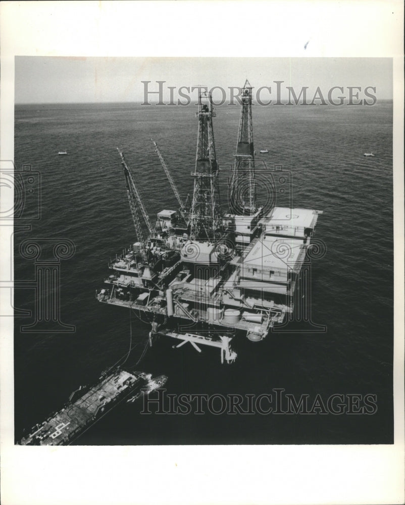 1979 Oil Platform Mississippi River Mexico - Historic Images