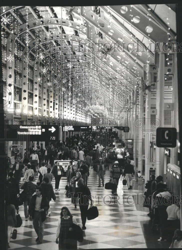 1995 O&#39;Hare International Airport Passenger - Historic Images