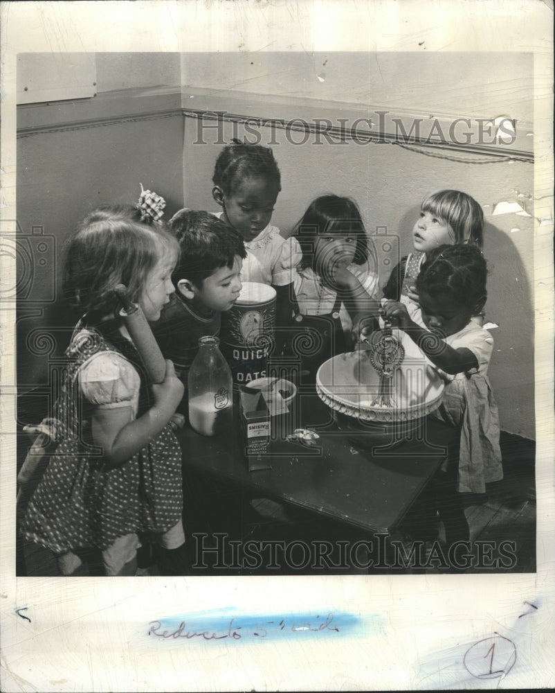 1950 Press Photo Ten Little Cookies Cheryl McCord - Historic Images