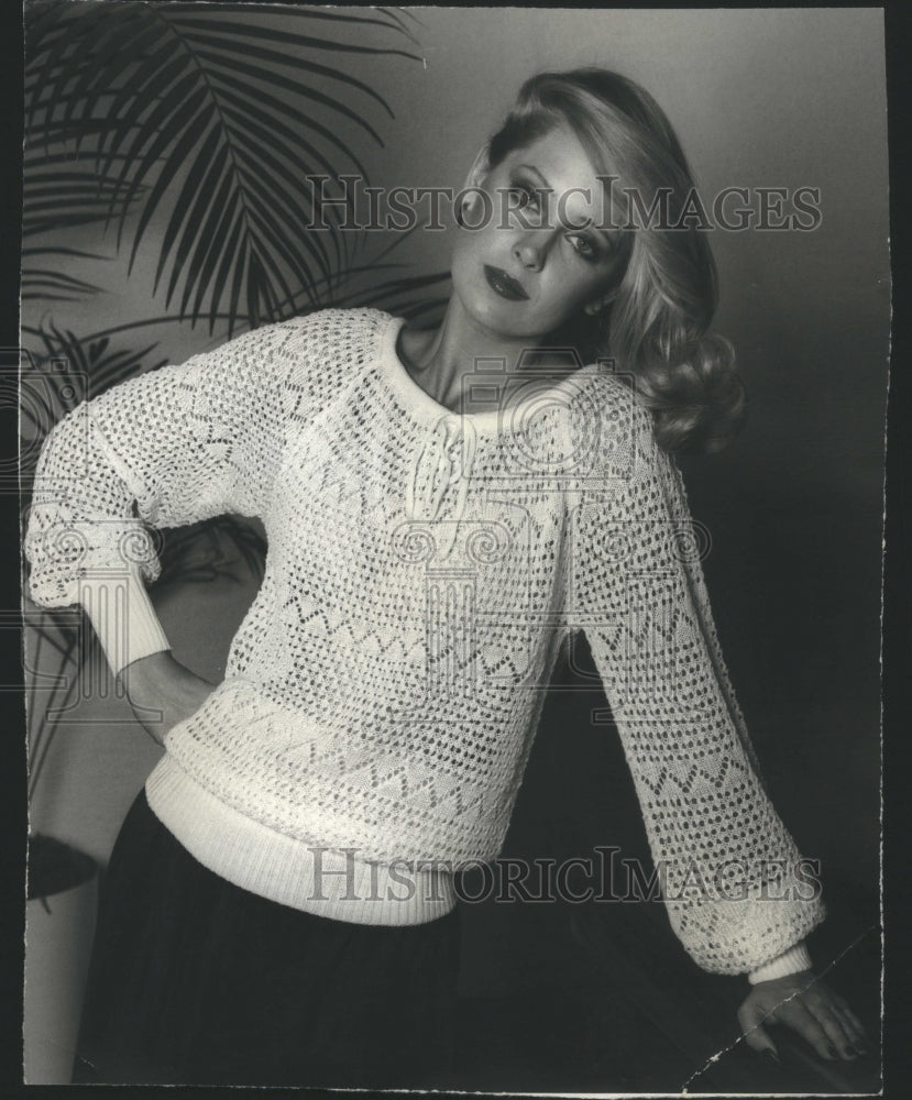 1977 Sweater Jersey Garment Wool T-Shirt - Historic Images