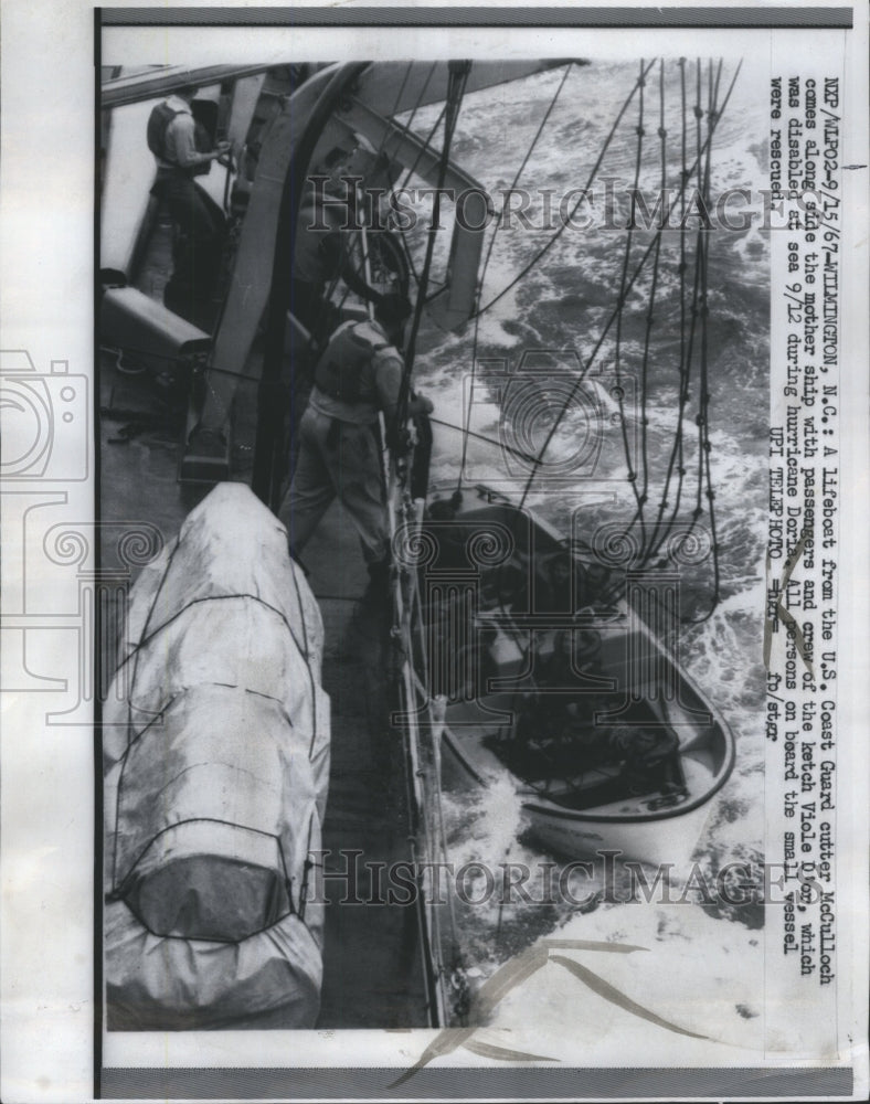 1967 Press Photo US Coast Guard McCulloch Passengers - RRR61603 - Historic Images