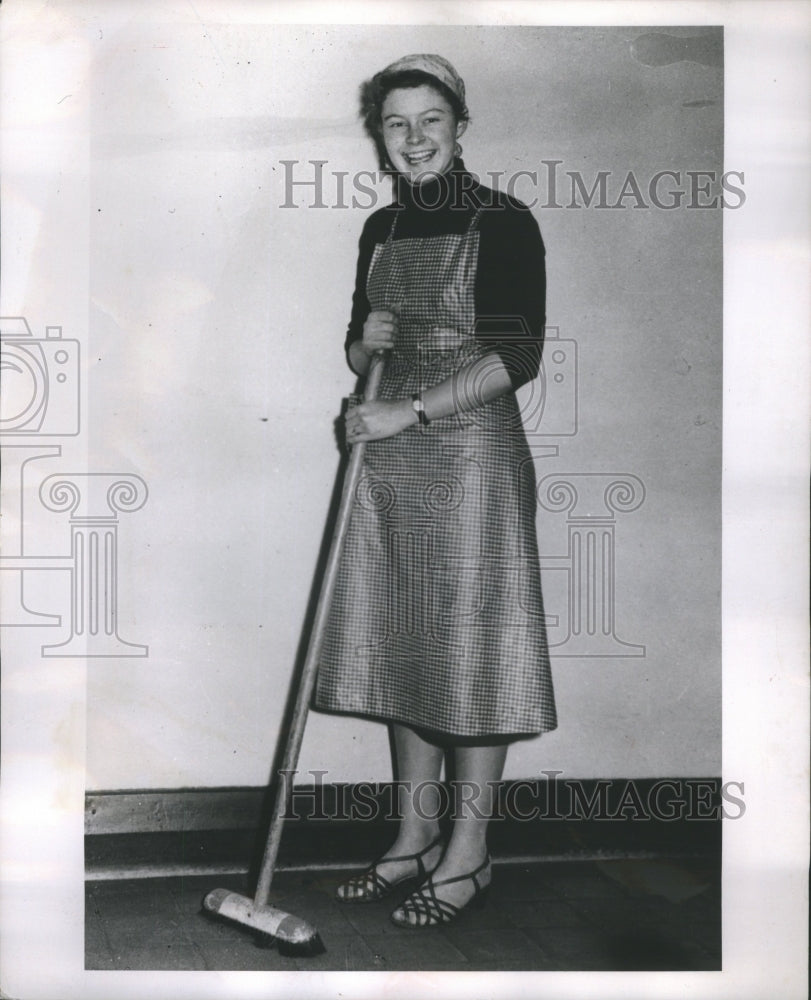 1954 Claire Rubattel - Historic Images