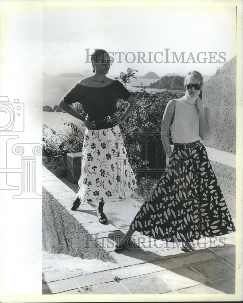 1986 Women Fashion - Historic Images