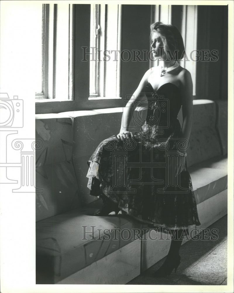 1987 Victoria Nulon Lace Jazebel Richelieu - Historic Images