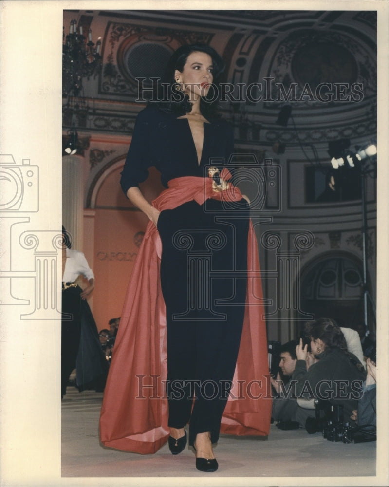 1988 Carolyne Roehm Red Silk Shantung Skirt - Historic Images