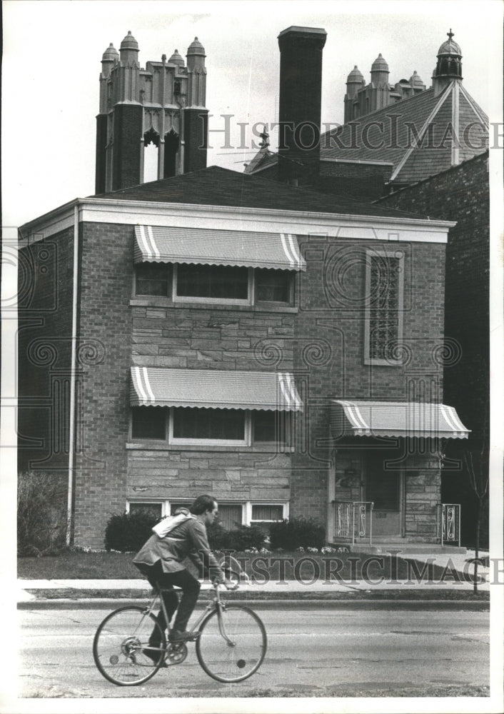 1978 Two-Flat Bldg 1509 N. Austin Blvd - Historic Images