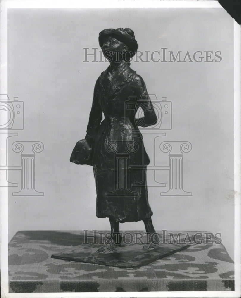 1958 Sculpture Lady - Historic Images