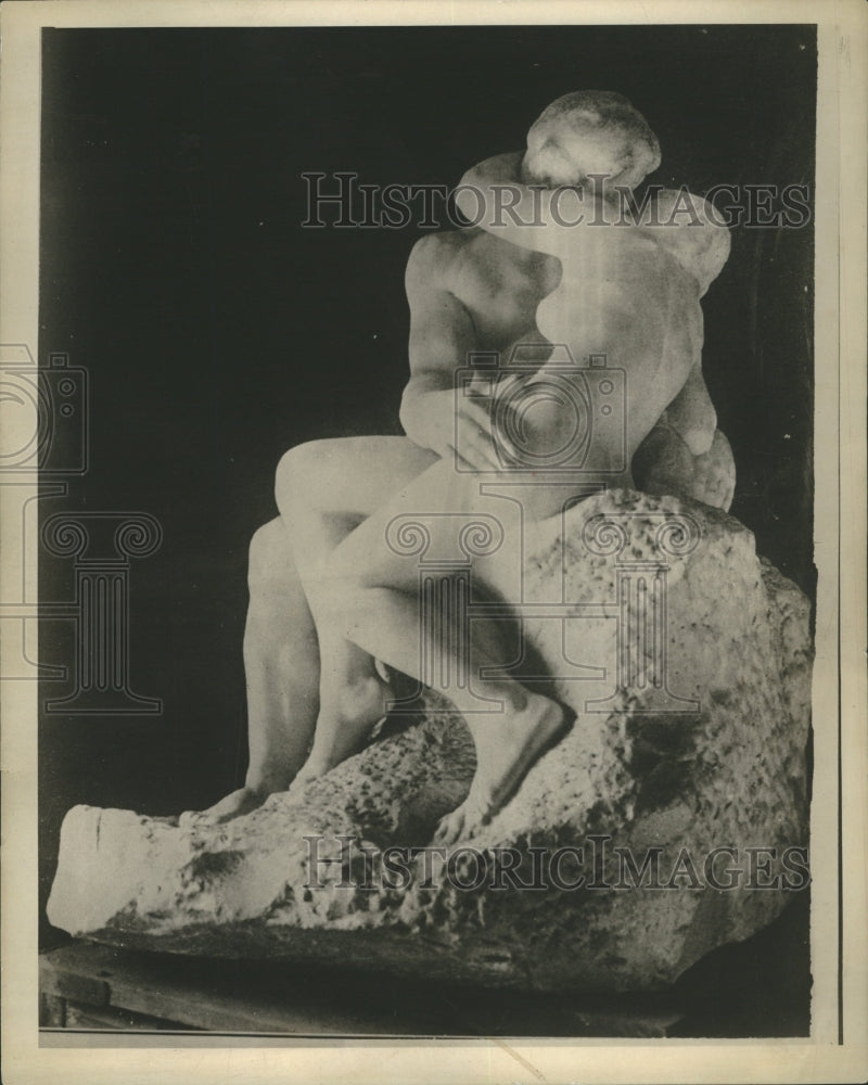 1970 The Kiss,man & women marble sculpture - Historic Images