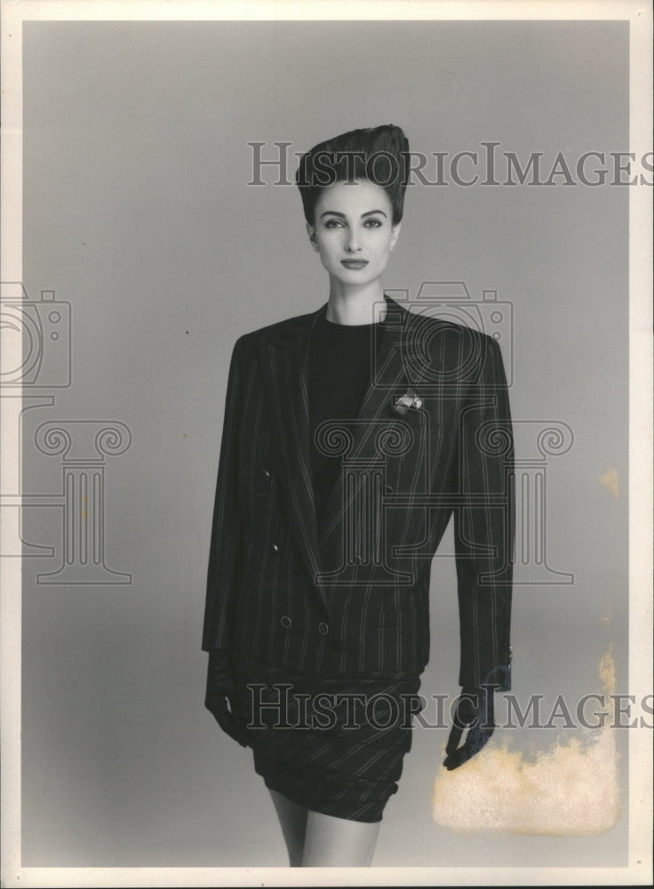 1987 Gianni Versace&#39;s black and white pin - Historic Images