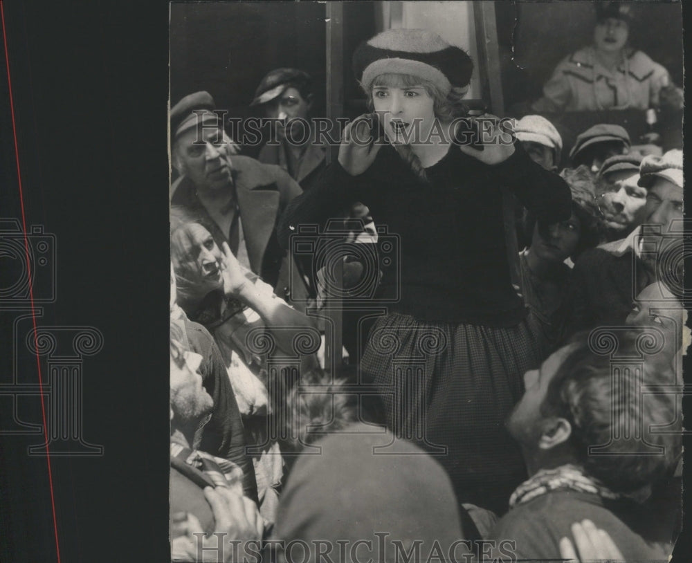 1927 Leader Gangs of children - Historic Images