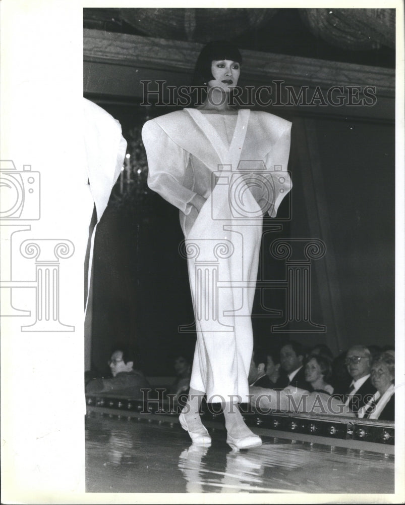 1984 Costume Fabrics Place Study Fashion - Historic Images