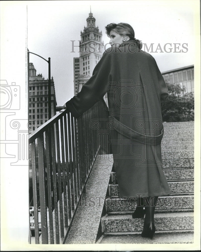 1986 Costume Fabric Fashion Society Study - Historic Images