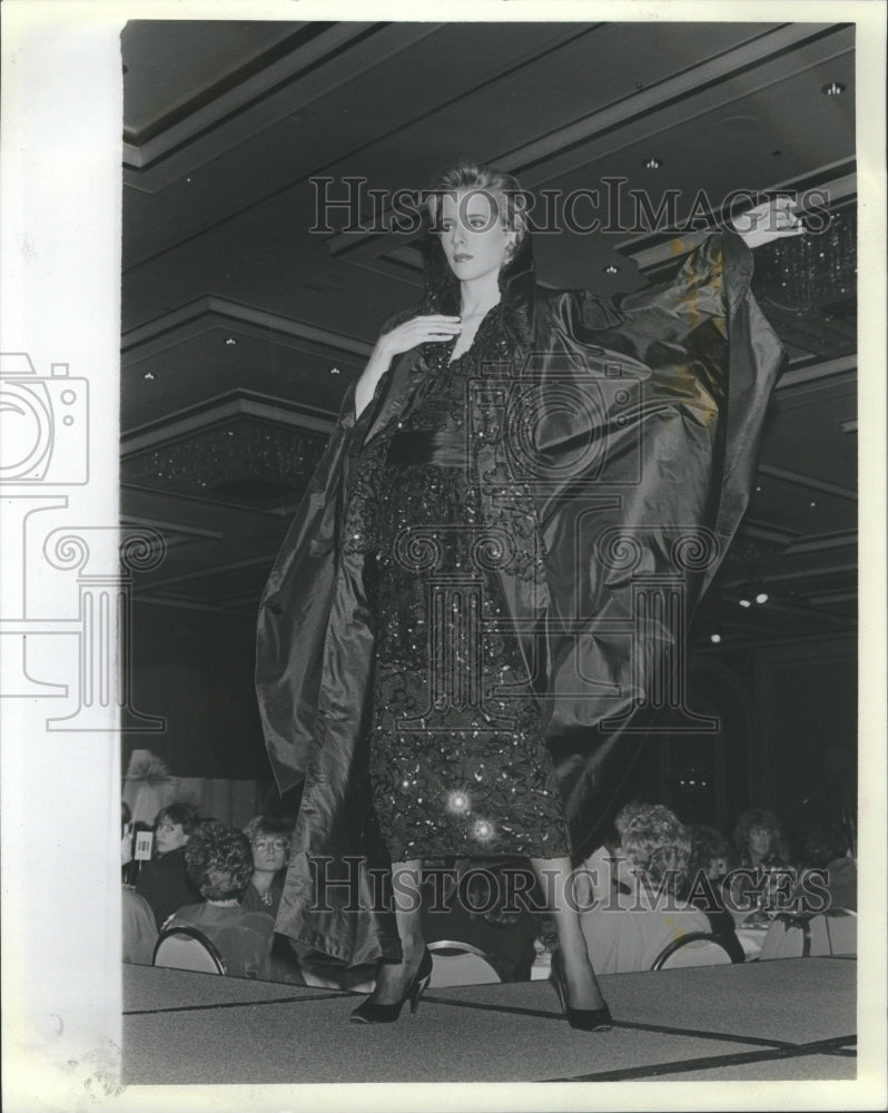 1986 Gamba&#39;s Silk Taffeta Opera Cape - Historic Images