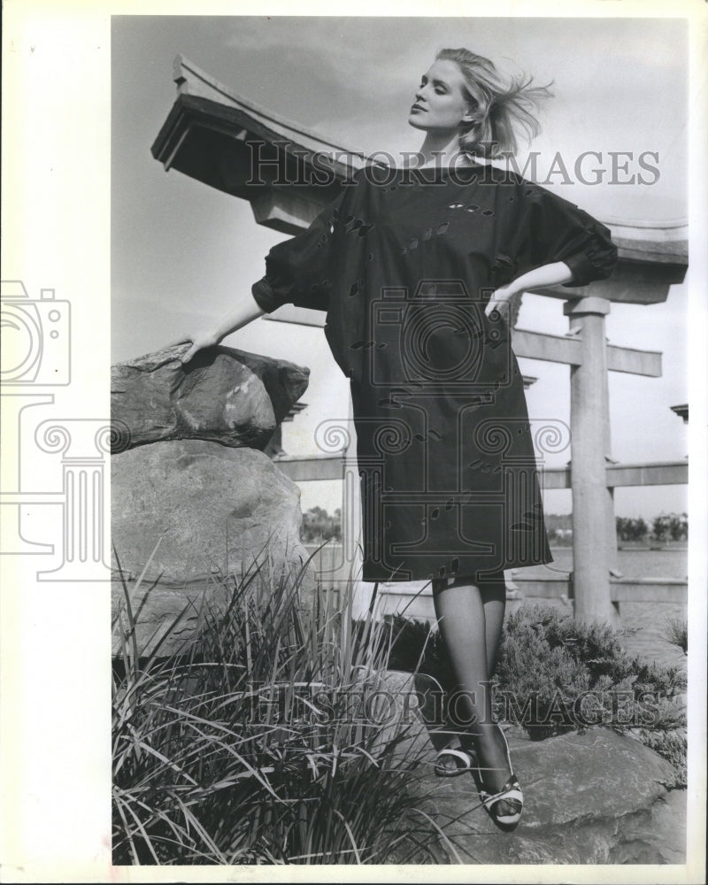 1984 Cotton Kite Dress with Sandals - Historic Images