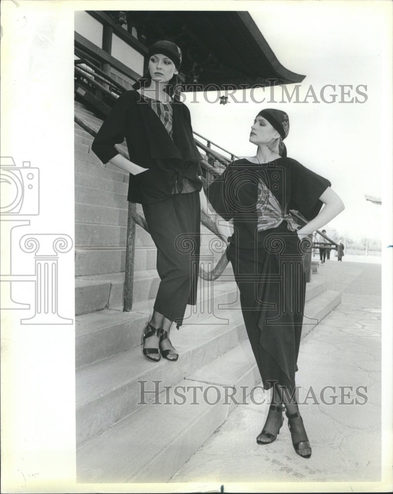 1984 Two models in asymmetrical shaping & draping Kanae's scarf tie shirt - Historic Images