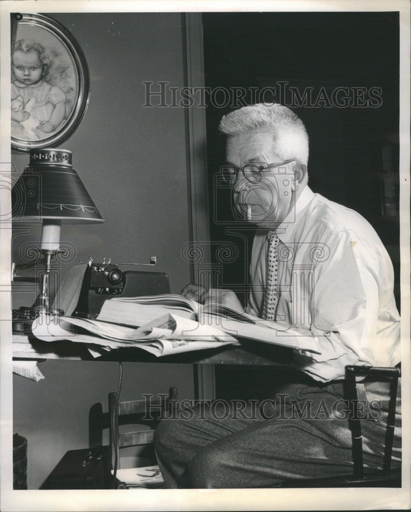 1957 Goddard Newsman - Historic Images