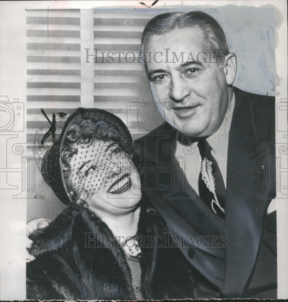 1946 actress Gladys Glad w/ finance Arthur Gottlick - Historic Images