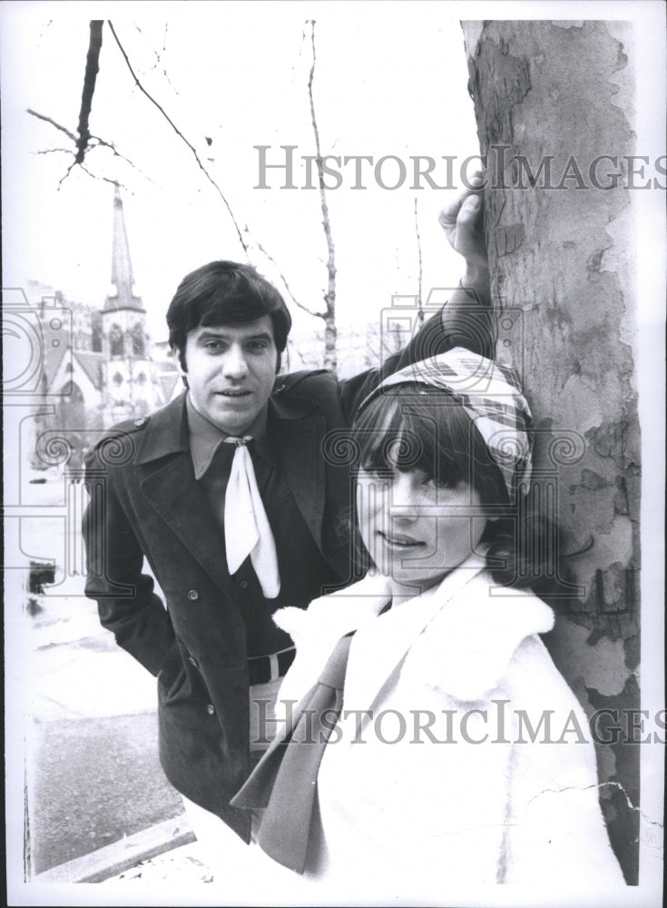 1969 Mitch Gorden &amp; Susie Teaue,by a tree - Historic Images