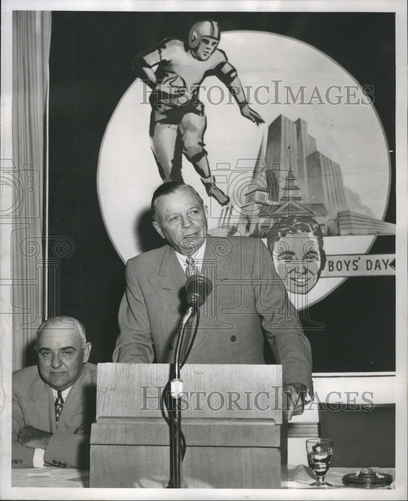 1953 John J. Gorman Auctioneer Announcer - Historic Images