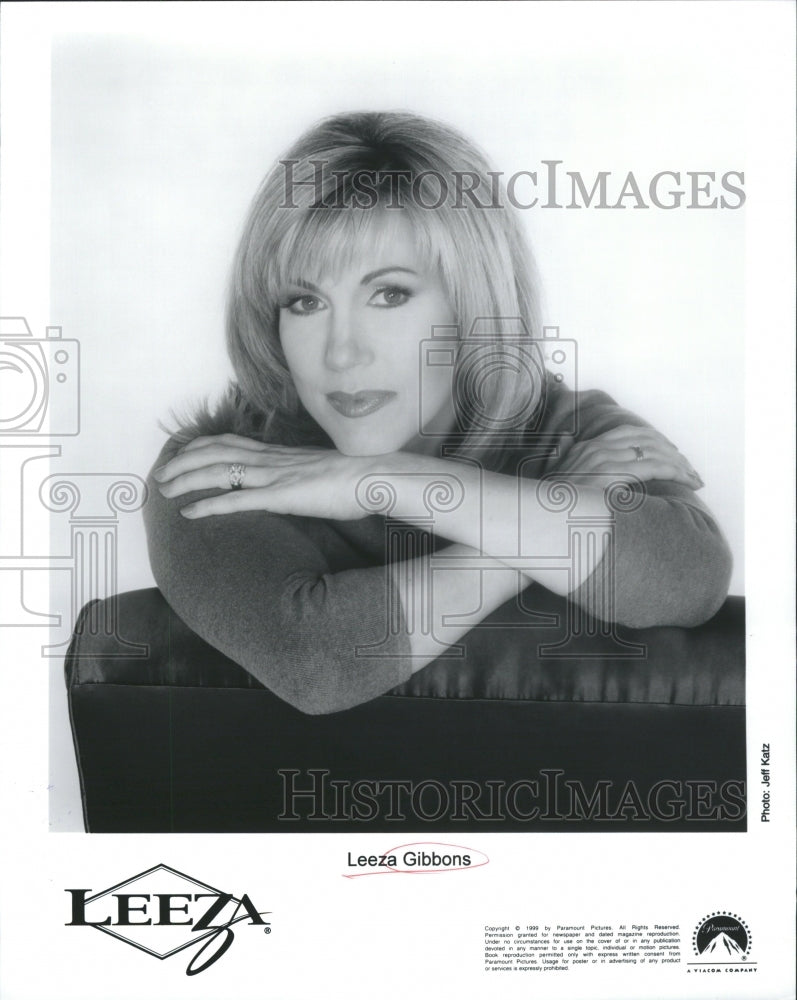 2001 Press Photo Leeza Gibbons talk show host - RRR65831 - Historic Images