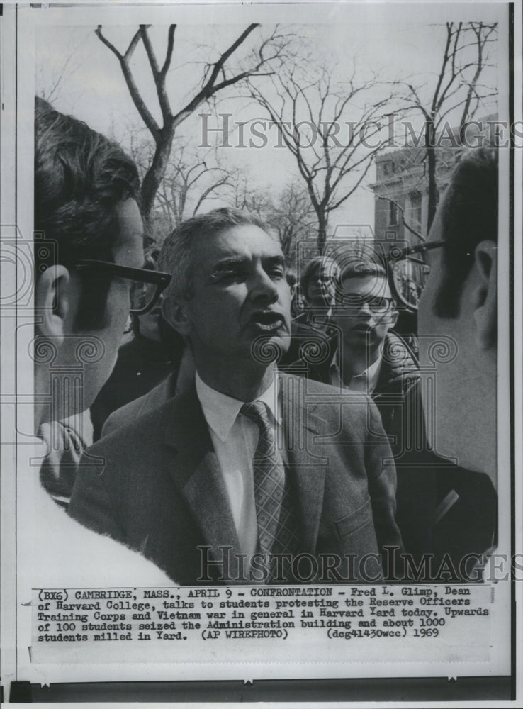 1969 Harvard University Student Protest - Historic Images