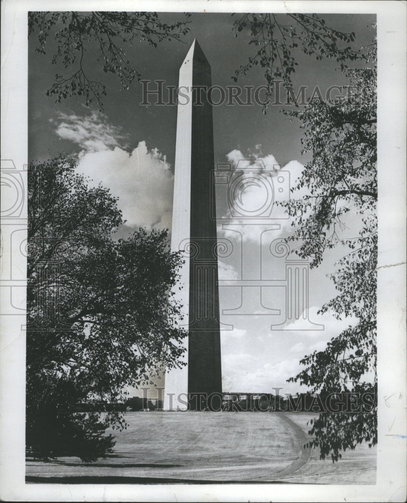 1951 George Washington Monument at Washington D.C. - Historic Images