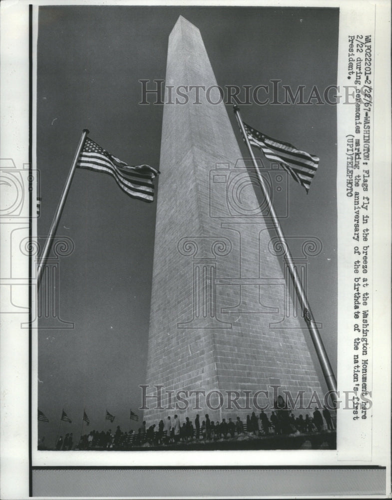 1967 Washington Monument - Historic Images