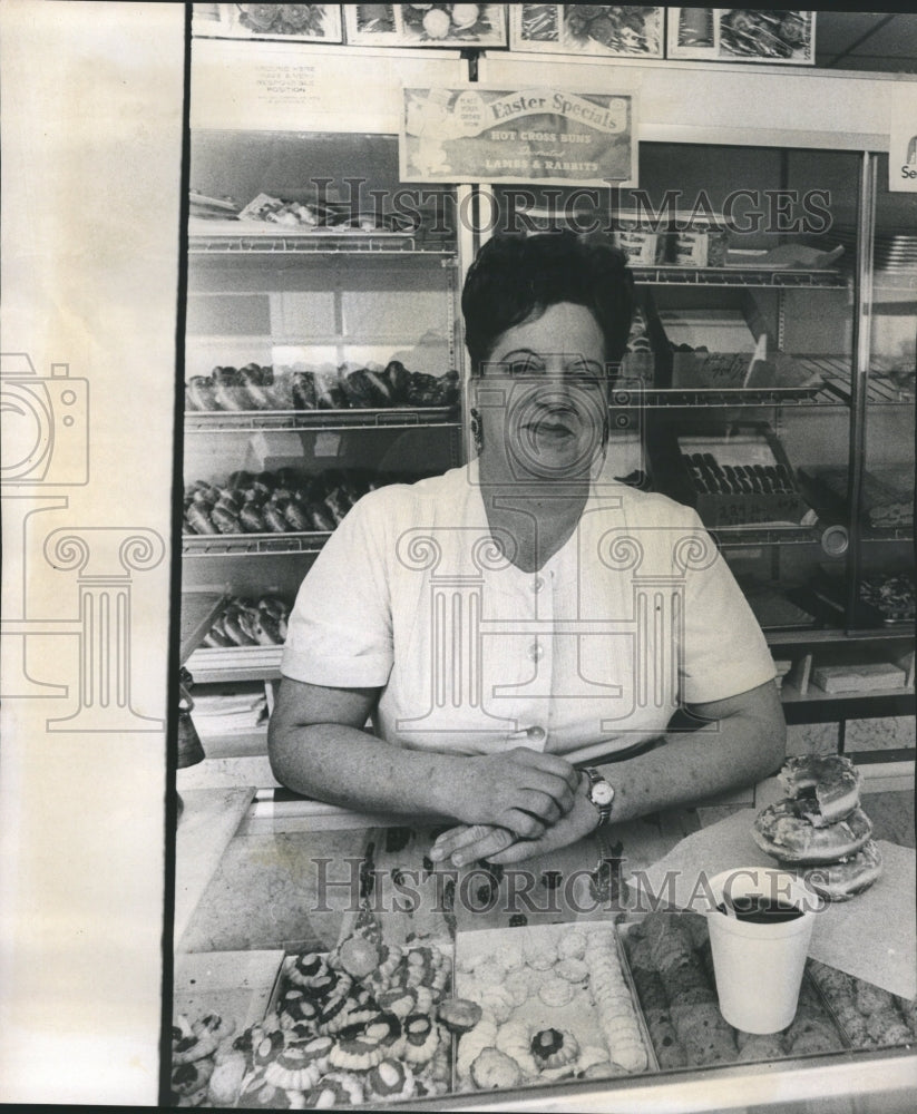 1971 Crest Hill Burglaries Bakery Worker - Historic Images