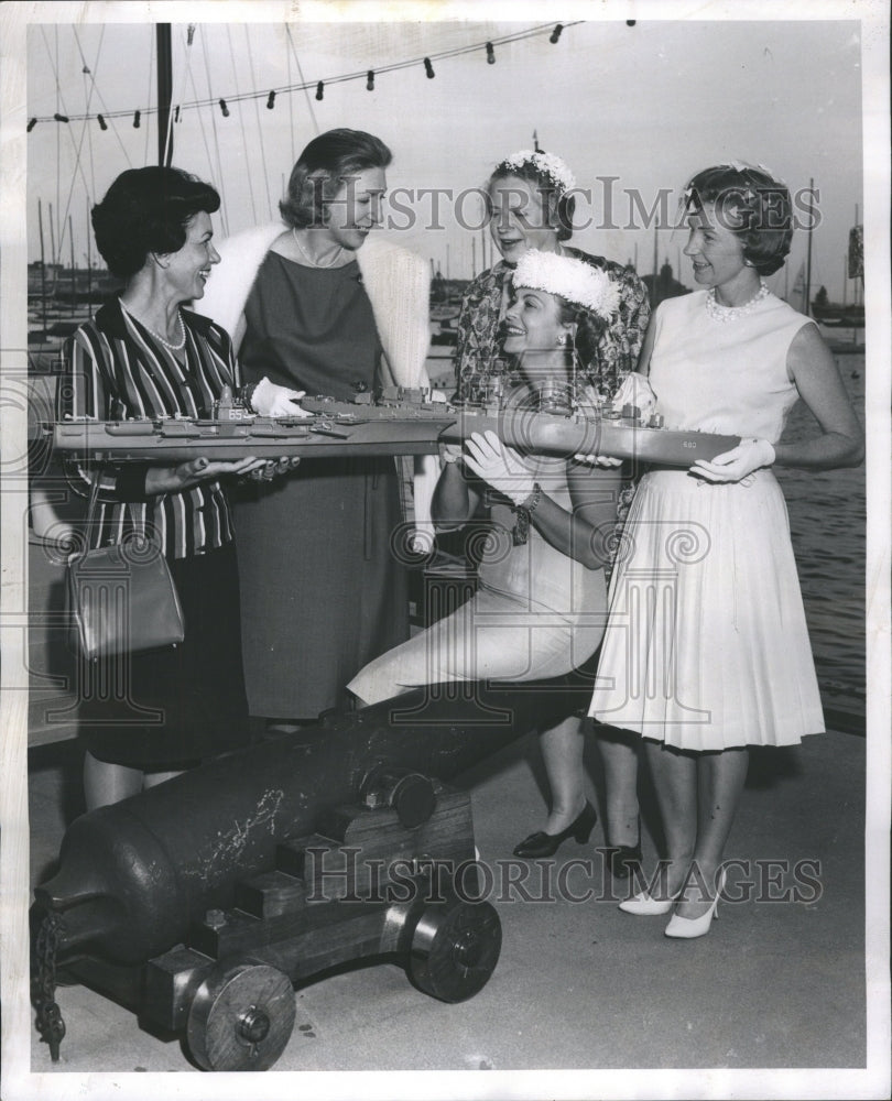 1963 Ladies Committee - Historic Images