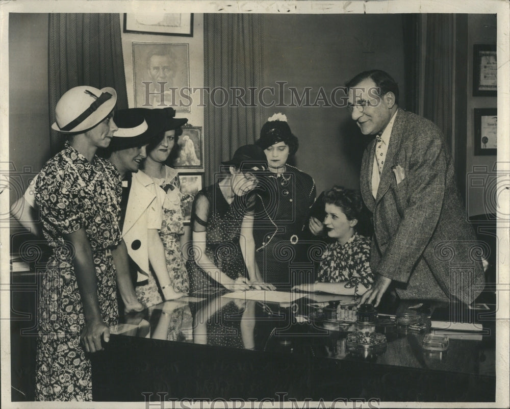 1937 Press Photo Poisoning Victims Want New Attorney - RRR67541 - Historic Images