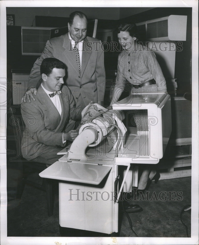 1956 Press Photo Sunbeam Iron - Historic Images