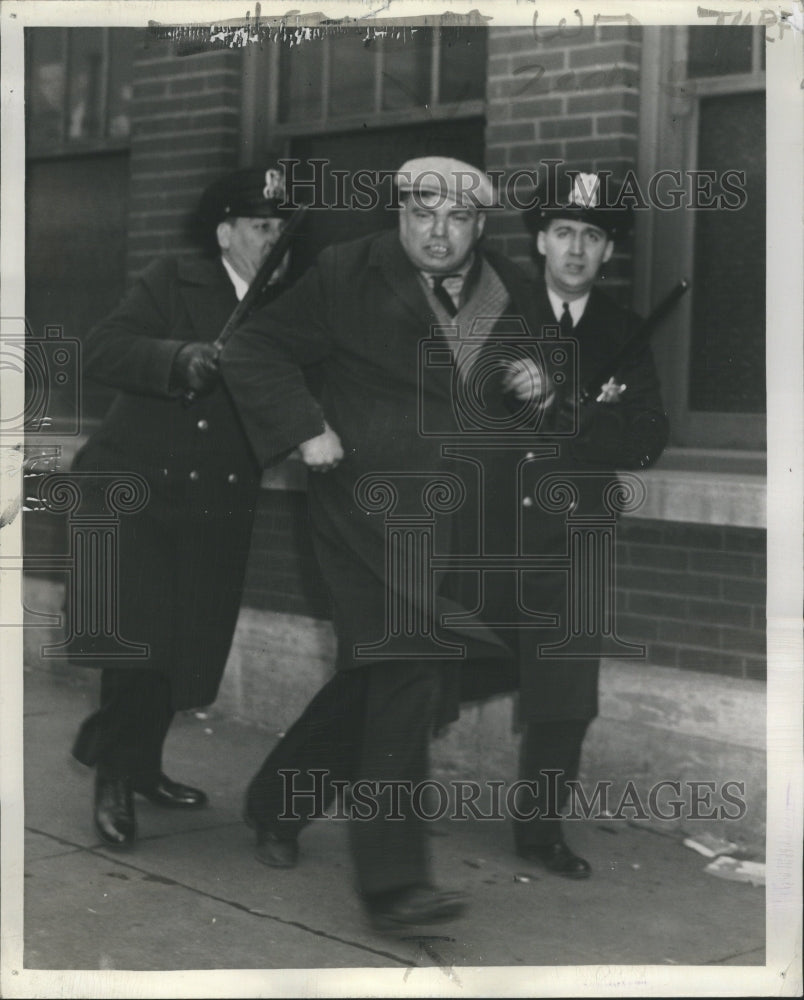 1941 Press Photo Mistaken Identity - Historic Images