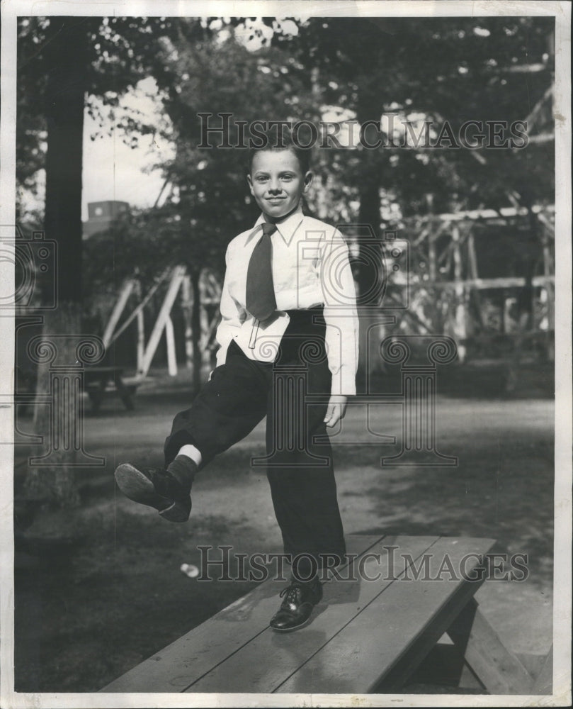 1953 Eddie Melody doing the Irish Jig. - Historic Images