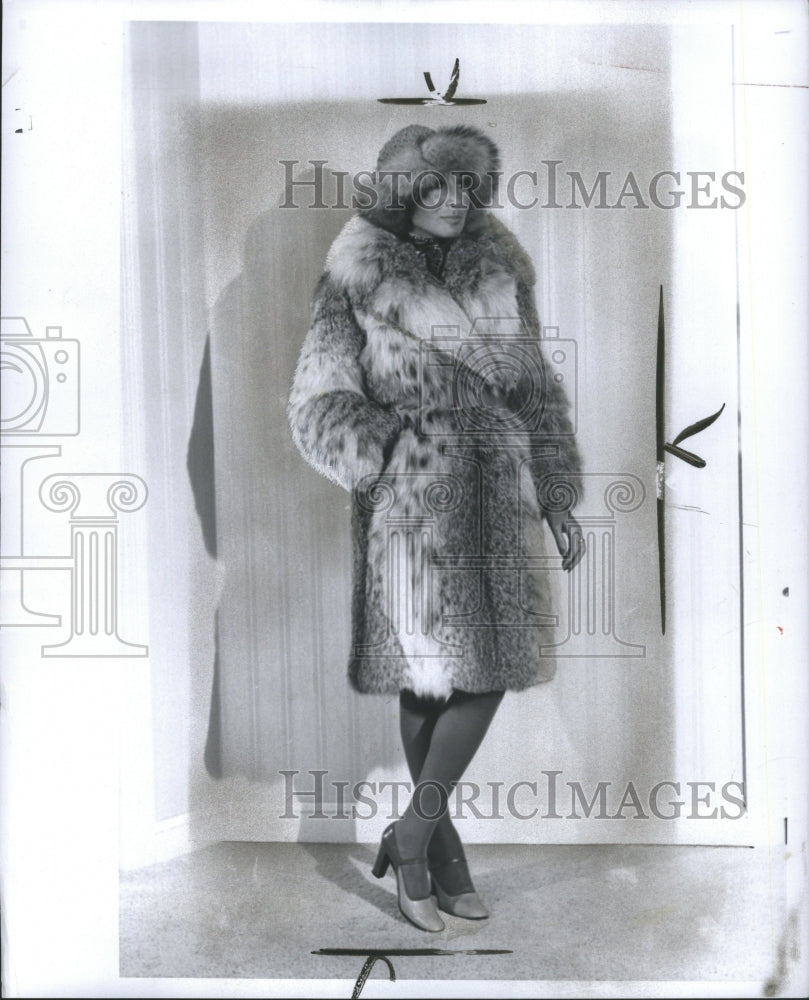 1974 halston furs fashion - Historic Images