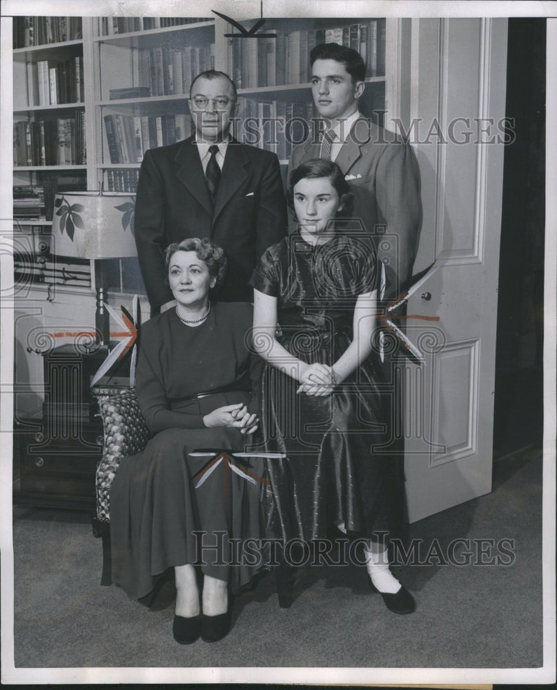 1953 Dr. Milton Eisenhower with family - Historic Images