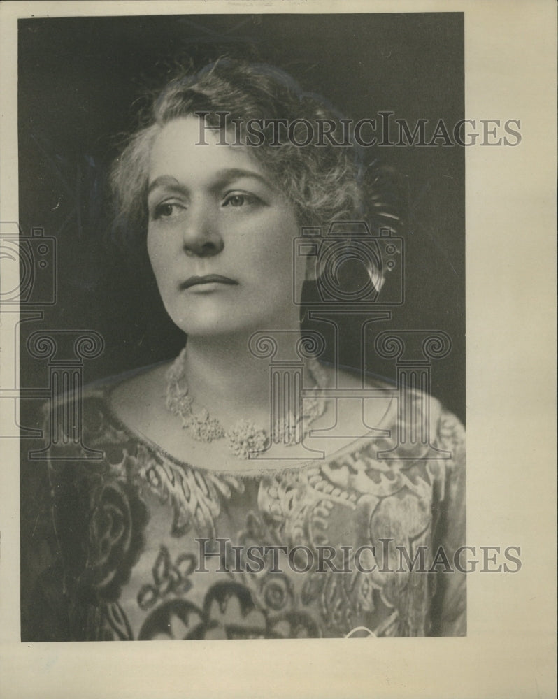1933 Mrs. Grace B. MacDonald - Historic Images