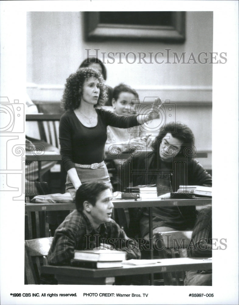 2001 Press Photo Rhea Perlman Actress Writer - RRR69331 - Historic Images