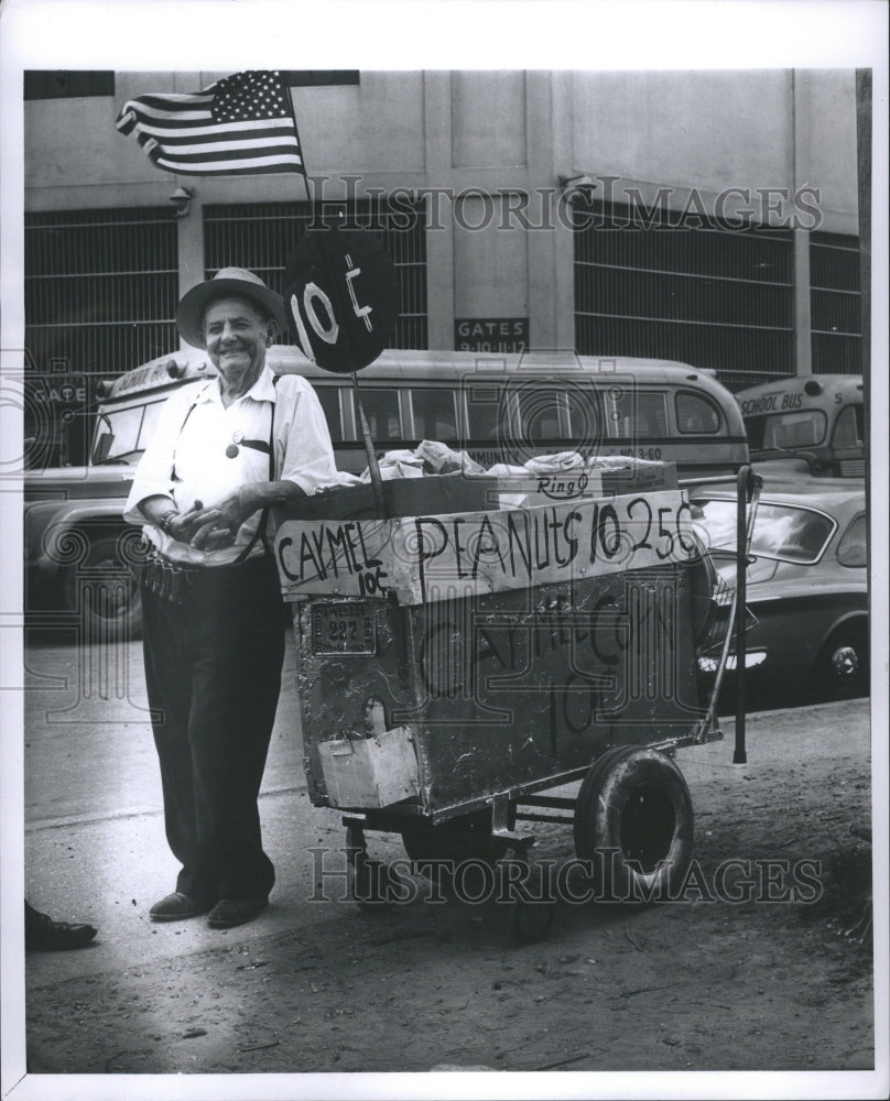 1962 Peanut Vendor Trumbel Cherry Van - Historic Images