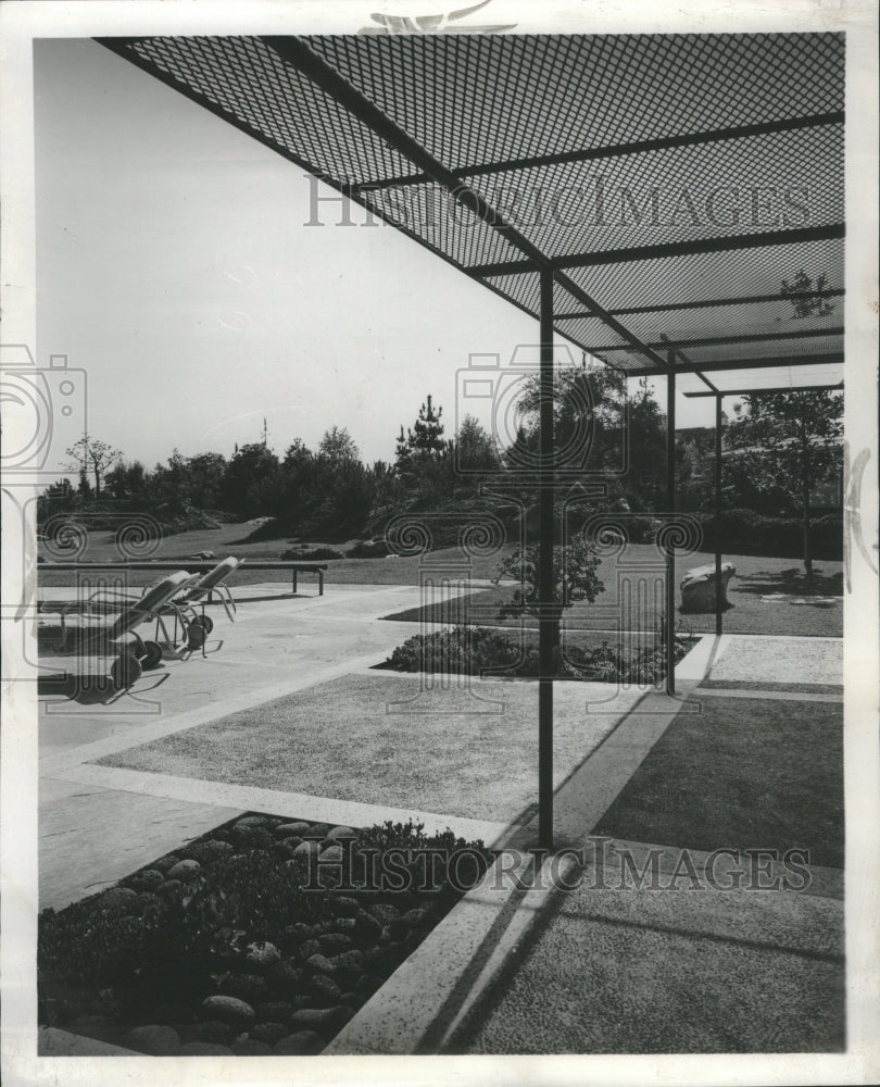 1961 Press Photo Patios Public Building Gardens Interio - Historic Images