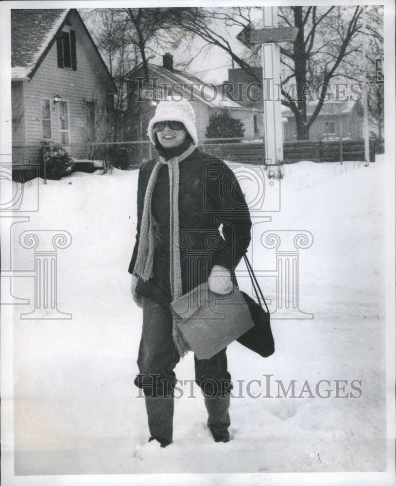 1977 Snow Art Woman Okaland City Winter - Historic Images