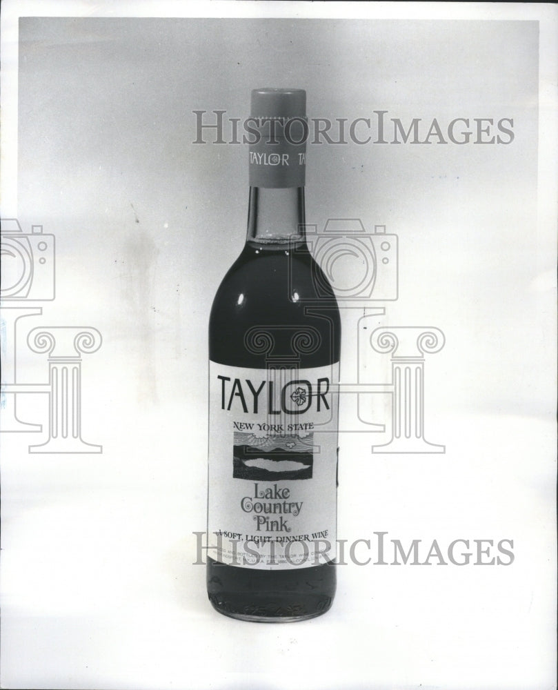 1978 Wine Alcohol Grapes Chemical Bottle - Historic Images