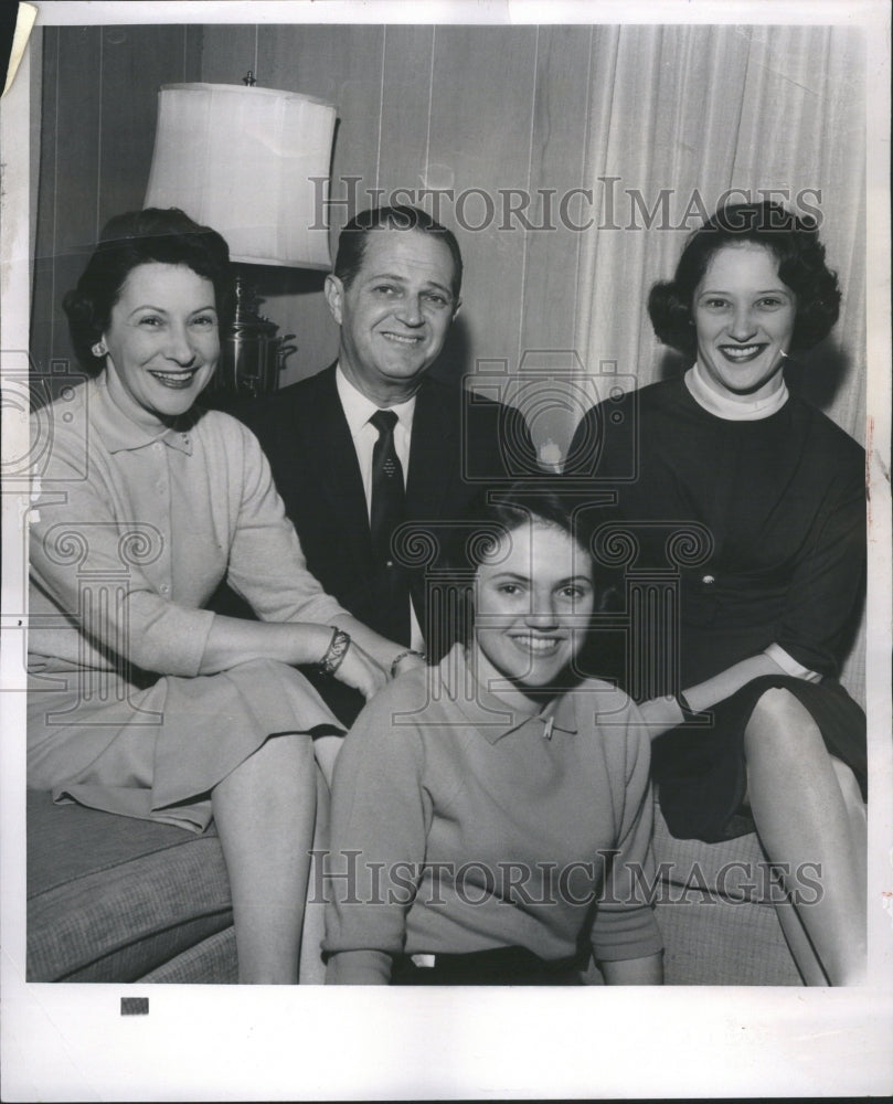 1959 MrsMrJohn MWise Peggy.Mrs.Ronald E Che - Historic Images